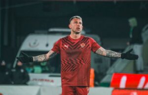 alt Francisco Calvo, el único tico esta temporada en la Liga Saudí