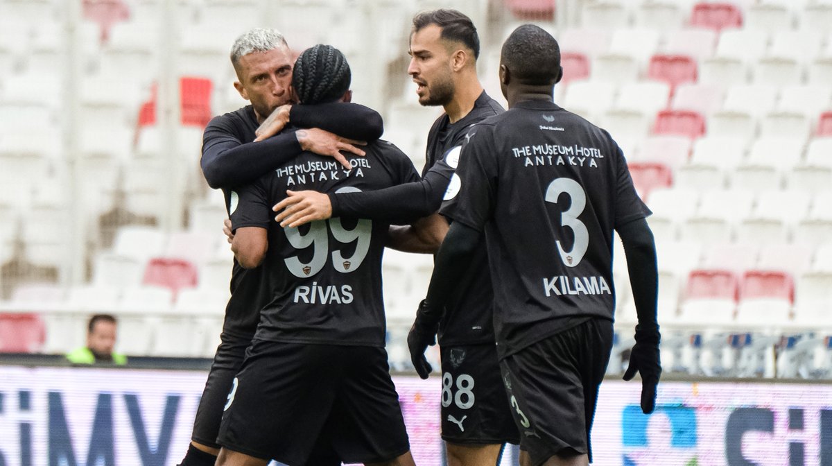 Arranca la Liga Saudi y la legión centroamericana marca la diferencia