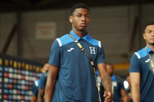 alt El hondureño Julián Martínez ficha por el Alverca, club del brasileño Vinícius Jr