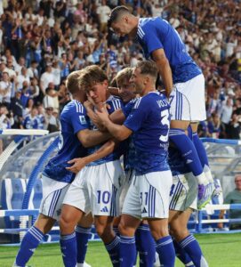 El jugador del Como 1907 Nico Paz celebra el 2-0 durante el partido de la Serie A que han jugado Como 1907 y SS Lazio en el Giuseppe Sinigaglia stadium de Como, Italia. EFE/EPA/Roberto Bregani
