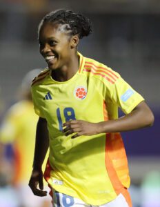 Fotografía de archivo de la delantera Linda Caicedo, figura de la selección colombiana y del Real Madrid, quien sueña con la conquista de un título esquivo para su país, la Copa América, este sábado en Quito. EFE/ José Jácome