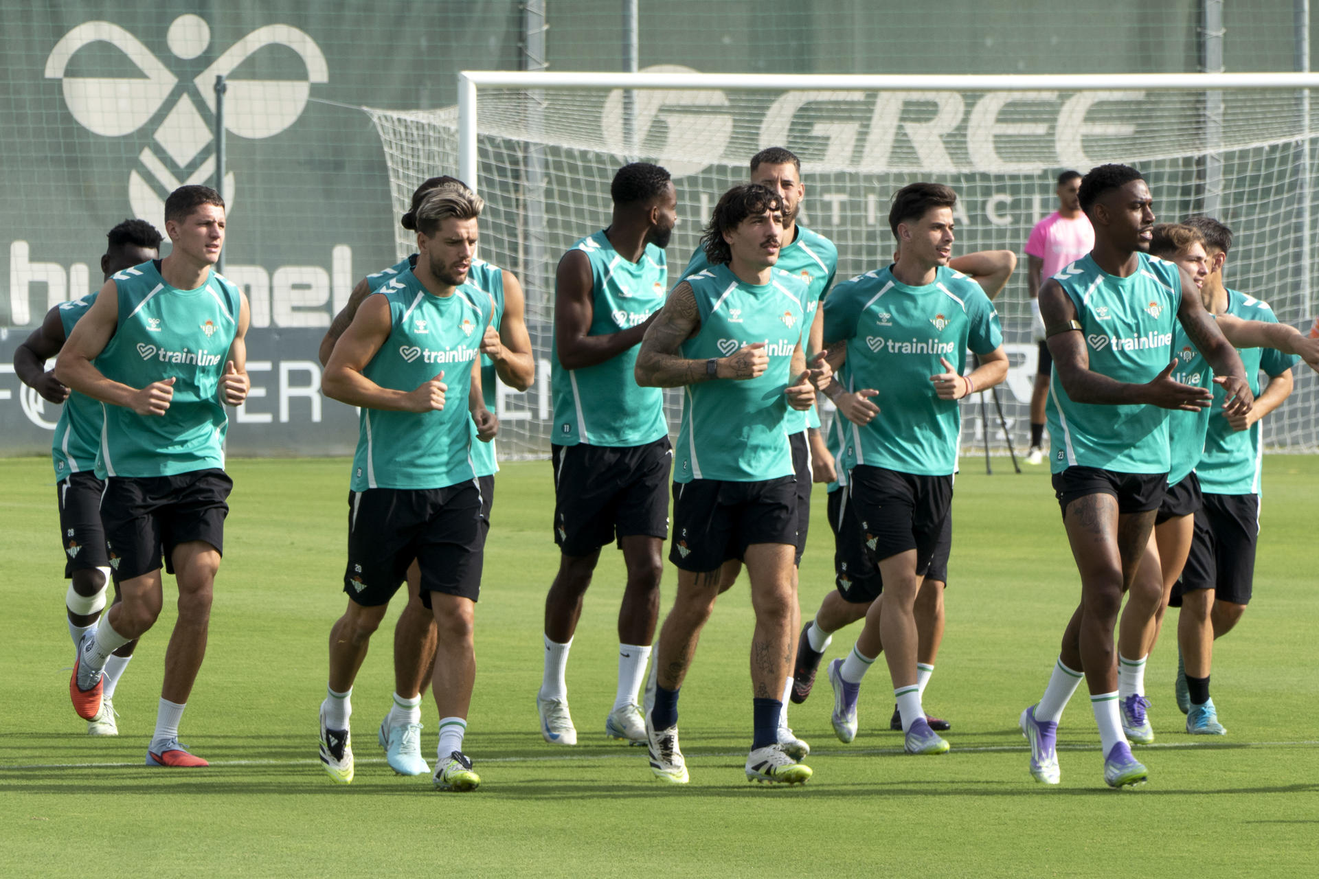 Betis llega listo a Elche, con las ideas del chileno Pellegrini