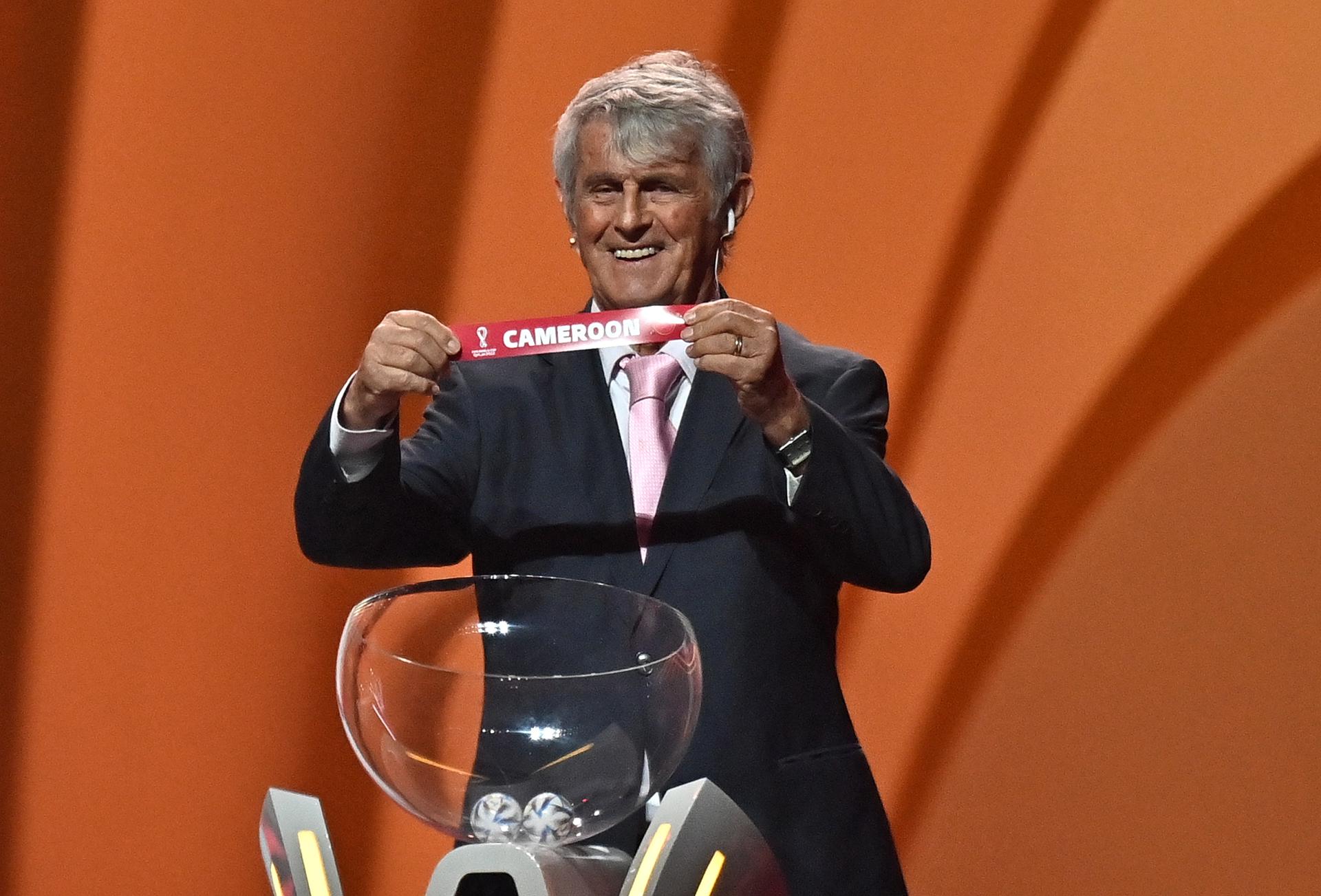 El serbio Bora Milutinovic visita la concentración de la selección mexicana