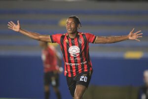 alt Doblete de Jordan Girón clasifica al San Miguelito a la Copa de Campeones