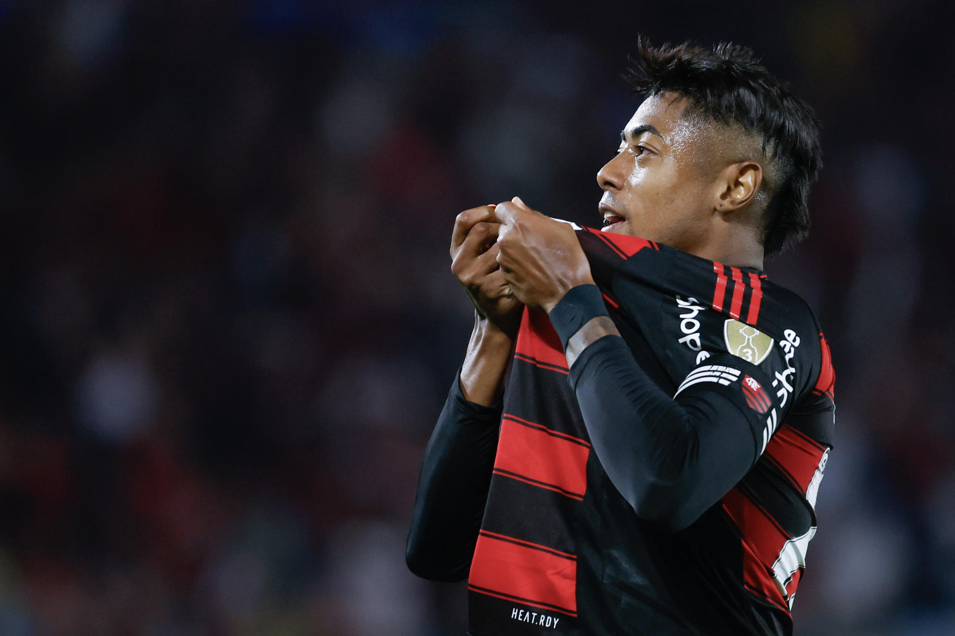 Flamengo y Palmeiras pelean por el título; el brasileño Neymar juega por la salvación