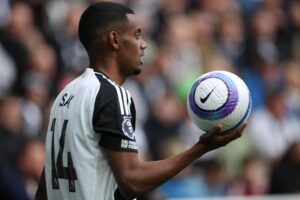 El sueco Alexander Isak, jugador del Newcastle United pretendido por el Liverpool. EFE/EPA/ADAM VAUGHAN