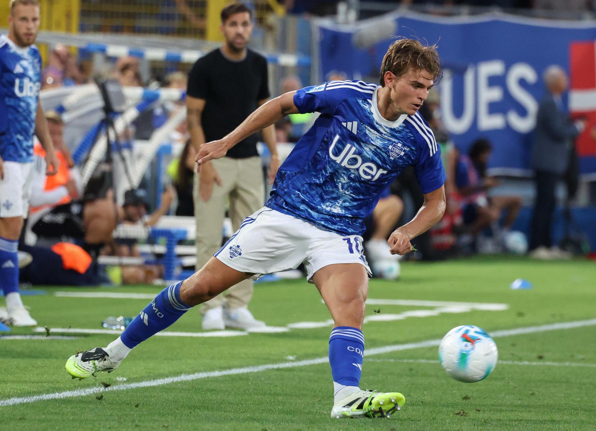 El jugador del Como 1907 Nico Paz durante el partido de la Serie A que han jugado Como 1907 y SS Lazio en el Giuseppe Sinigaglia stadium de Como, Italia. EFE/EPA/Roberto Bregani 