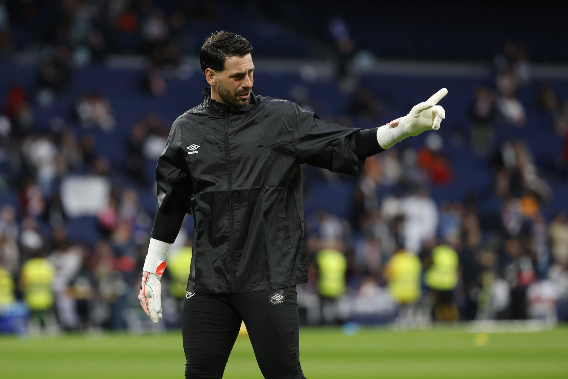 El argentino Augusto Batalla deja al Rayo a un paso de la Liga Conferencia