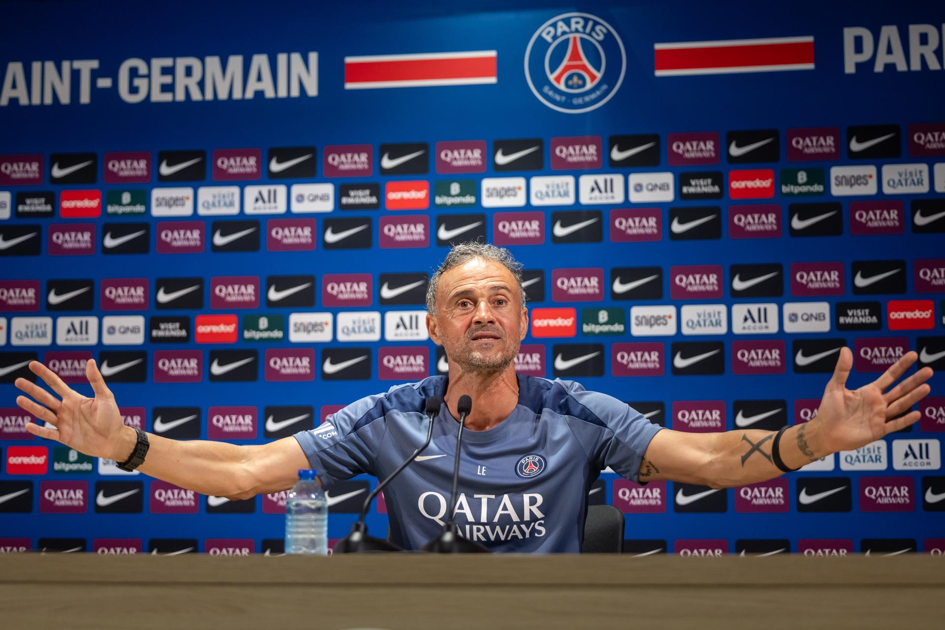 El entrenador del París Saint-Germain, Luis Enrique, en rueda de prensa. EFE/EPA/CHRISTOPHE PETIT TESSON 