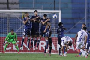 alt Olimpia con doblete hondureño, golpea como visitante a Cartaginés