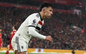 El futbolista del Manchester United Lisandro Martinez, en una foto de archivo. EFE/EPA/ADAM VAUGHAN EDITORIAL USE ONLY. No use with unauthorized audio, video, data, fixture lists, club/league logos, 'live' services or NFTs. Online in-match use limited to 120 images, no video emulation. No use in betting, games or single club/league/player publications.