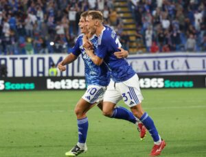 ALT El argentino Perrone acerca al COMO a la 'Champions'