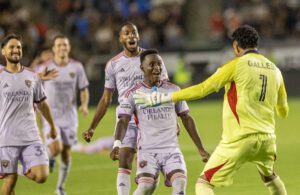 Jugadores de Orlando City celebran este miércoles, al finalizar el partido de cuartos de final de la Leagues Cup ante Toluca en el Dignity Health Sports Park en Carson (EE.UU.). EFE/ Armando Arorizo