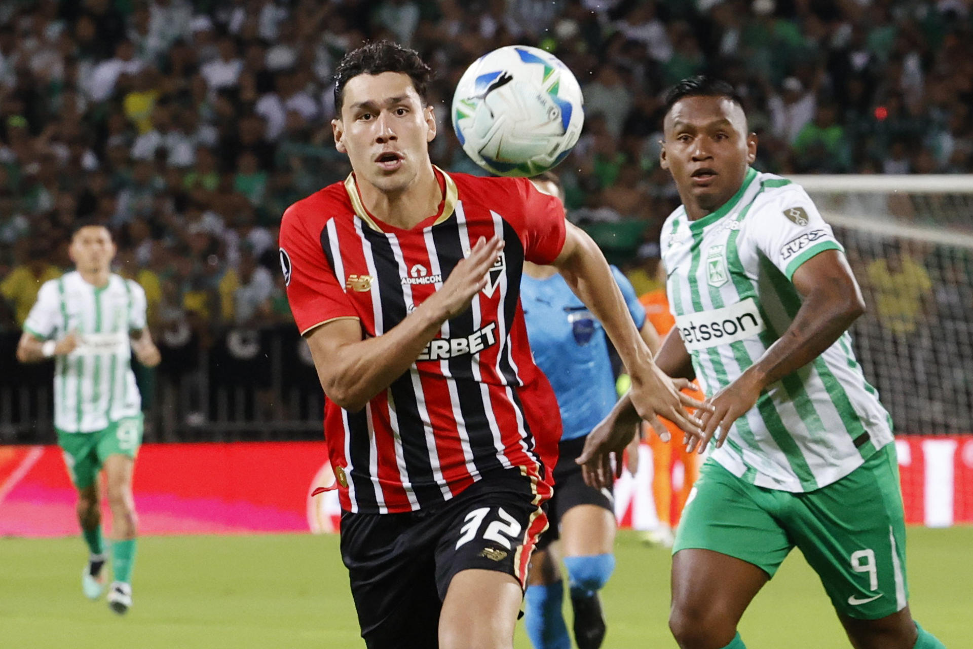 Atlético Nacional deja escapar el triunfo con dos penaltis fallados del colombiano Edwin Cardona