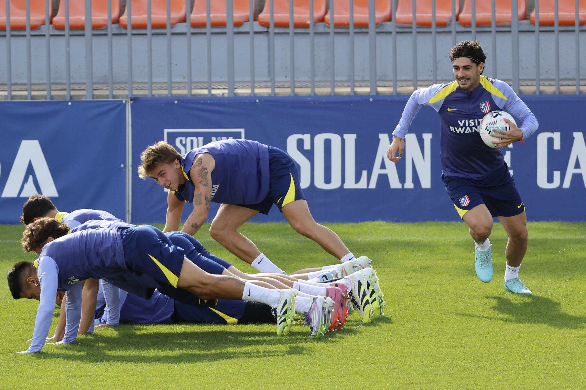 Johnny Cardoso, en un ejercicio del entremamiento. EFE/Mariscal