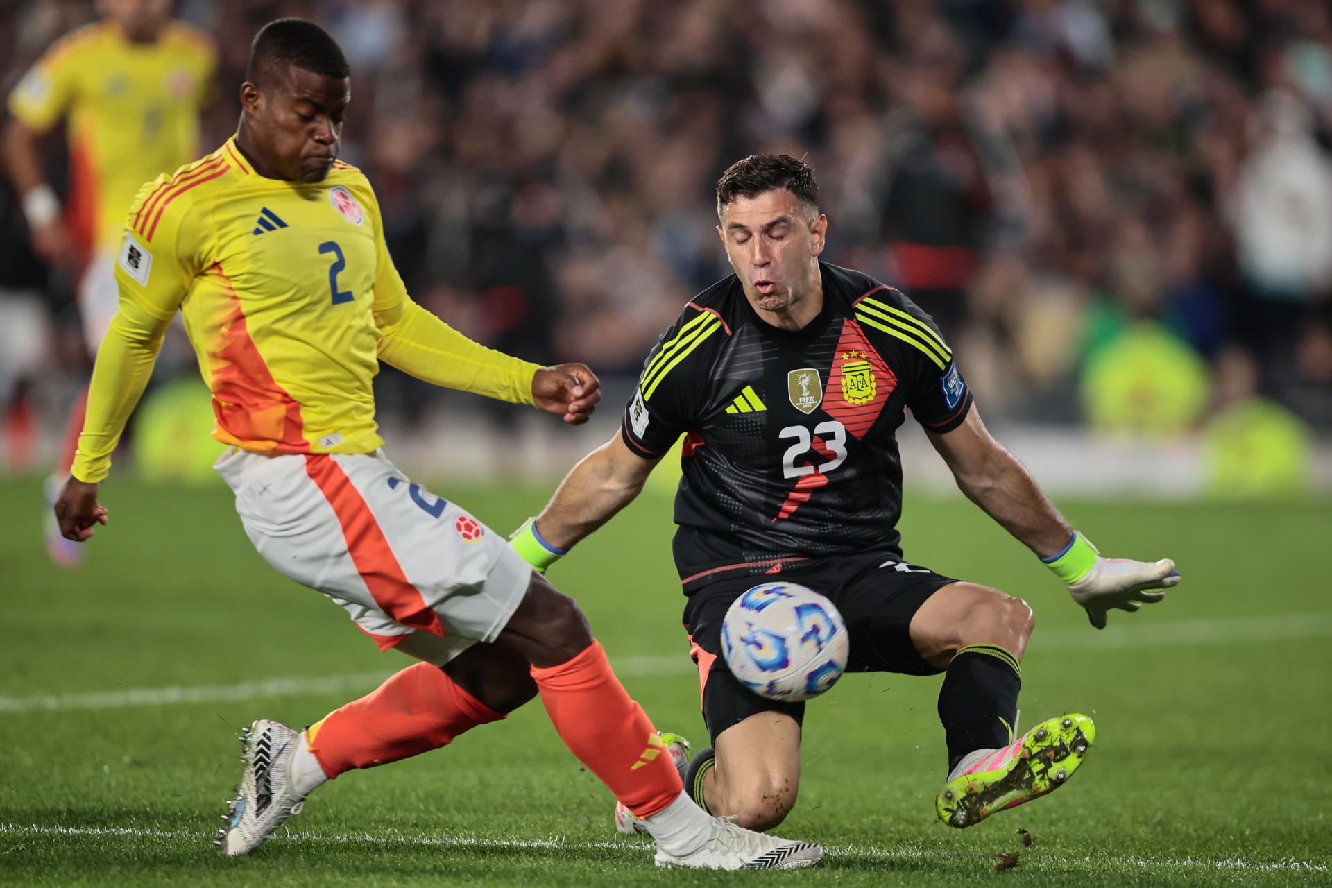 El argentino Martinez repite como candidato al trofeo Yashin, junto al español Raya