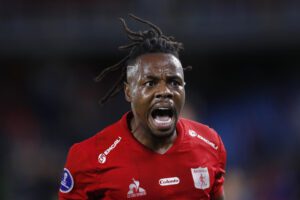 Jhon Murillo vuelve a liderar el ataque de un América que necesita buenos resultados y comenzar con buen pie los octavos de final de la Copa Sudamericana, este martes ante Fluminense en el estadio Pacual Guerrero de Cali. EFE/ Ernesto Guzman Jr