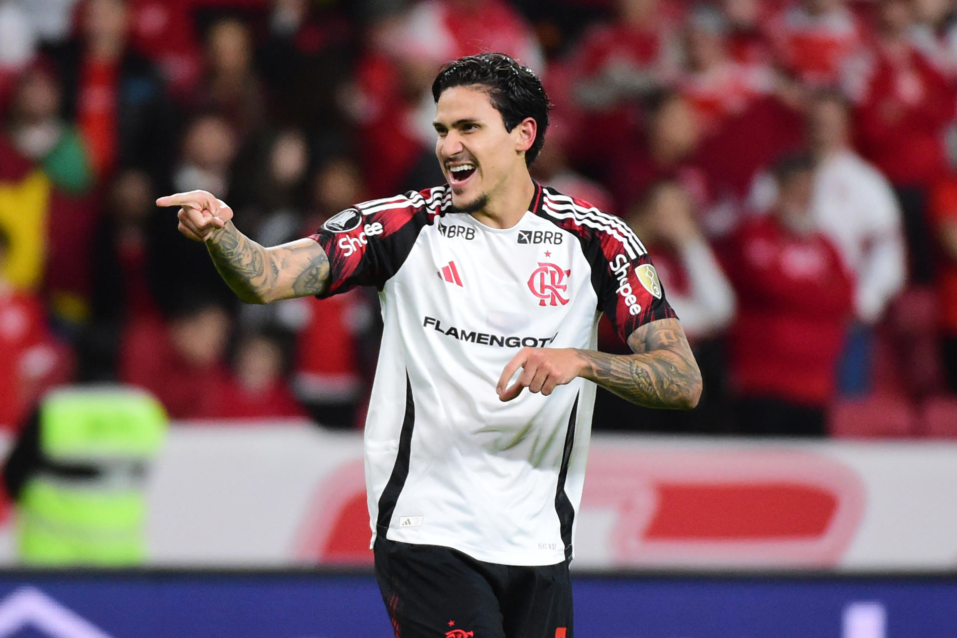 El goleador brasileño Pedro se lesiona en un entrenamiento del Flamengo y se pierde la Libertadores