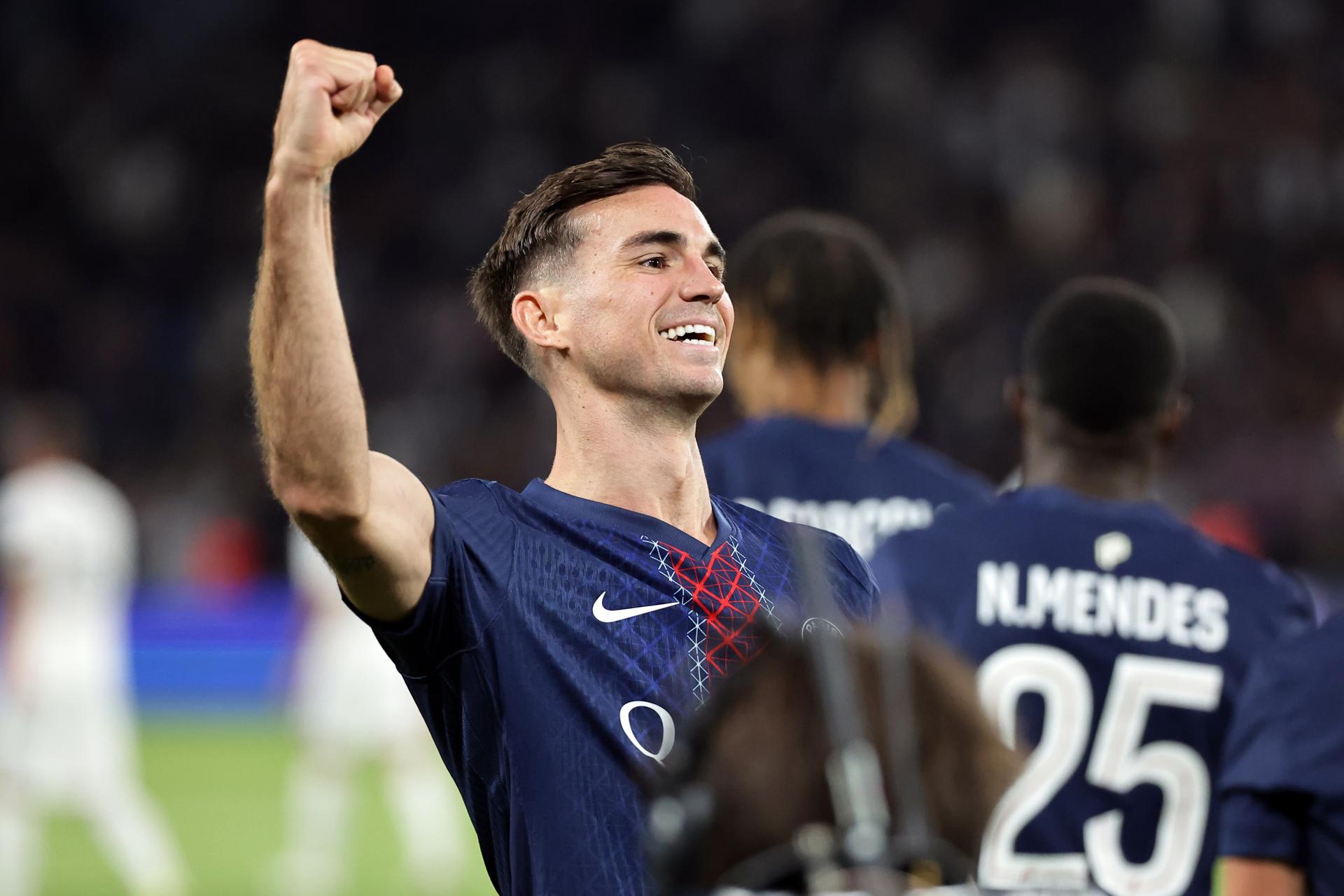 El español Marco Fabián marca la diferencia