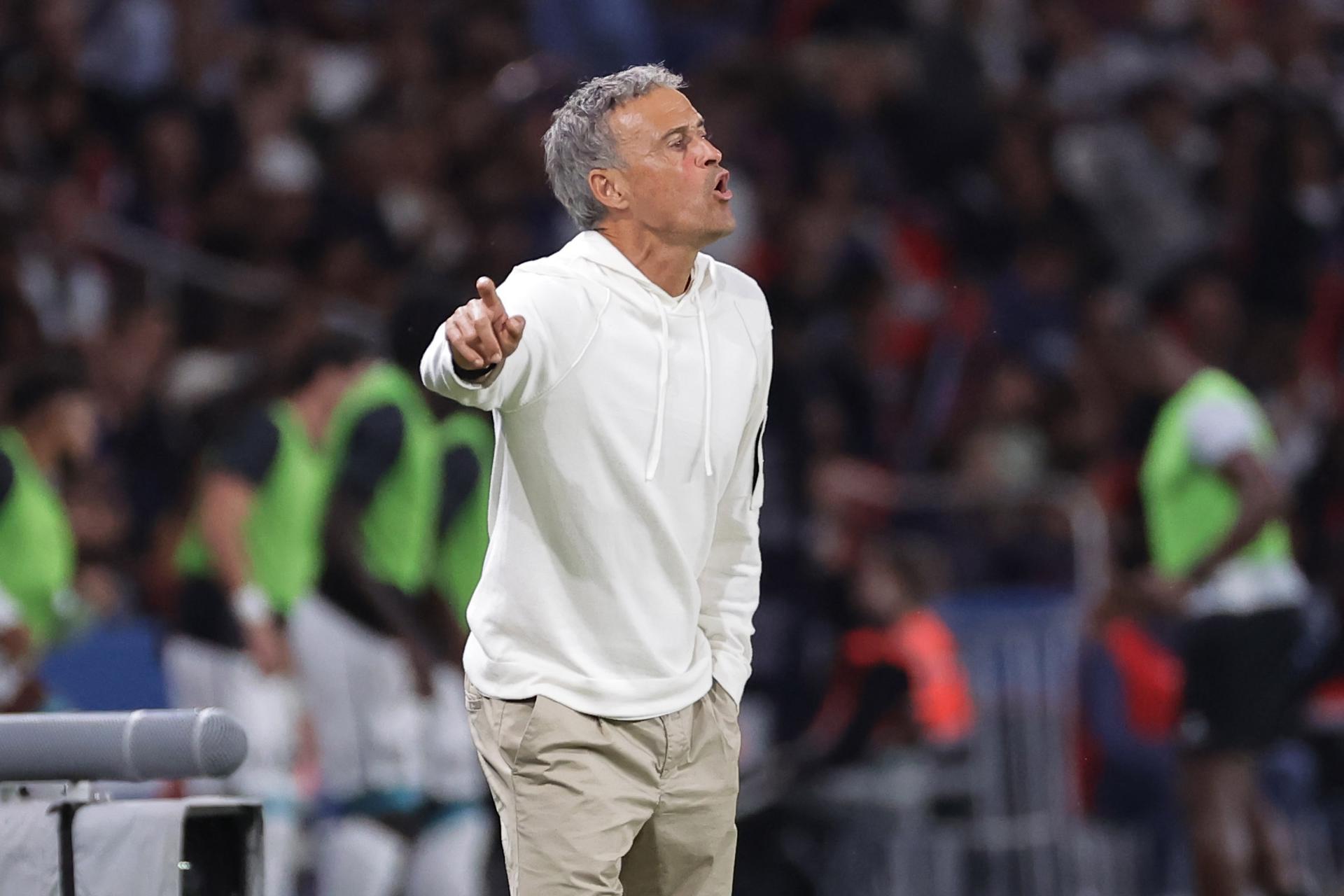 Luis Enrique, durante el partido. EFE/EPA/CHRISTOPHE PETIT TESSON 