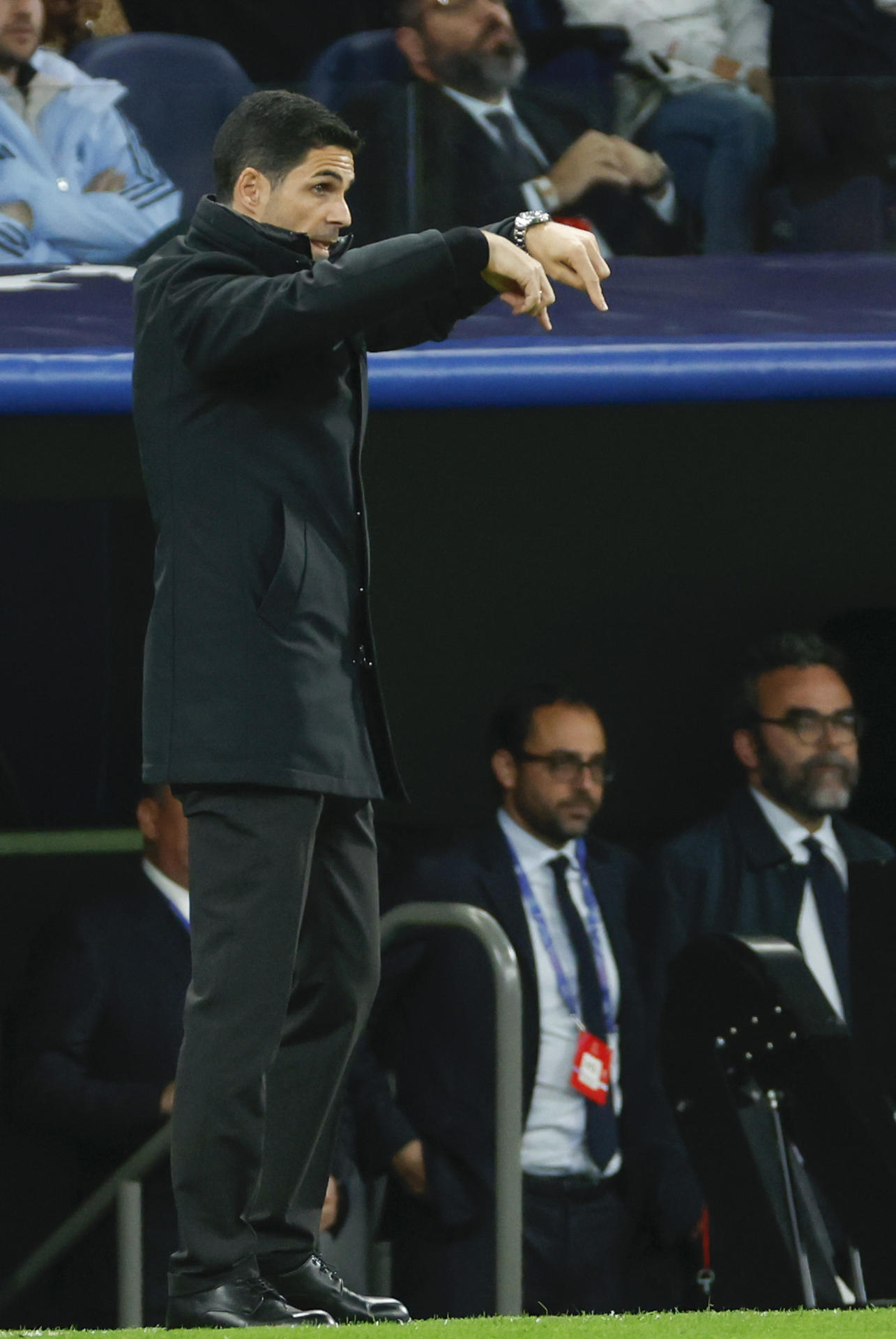 El entrenador español del Arsenal, Mikel Arteta, en el partido de vuelta de cuartos de final de la Liga de Campeones ante el Real Madrid el 16 de abril de 2025, en el estadio Santiago Bernabéu. Foto de archivo de: Mariscal/EFE
