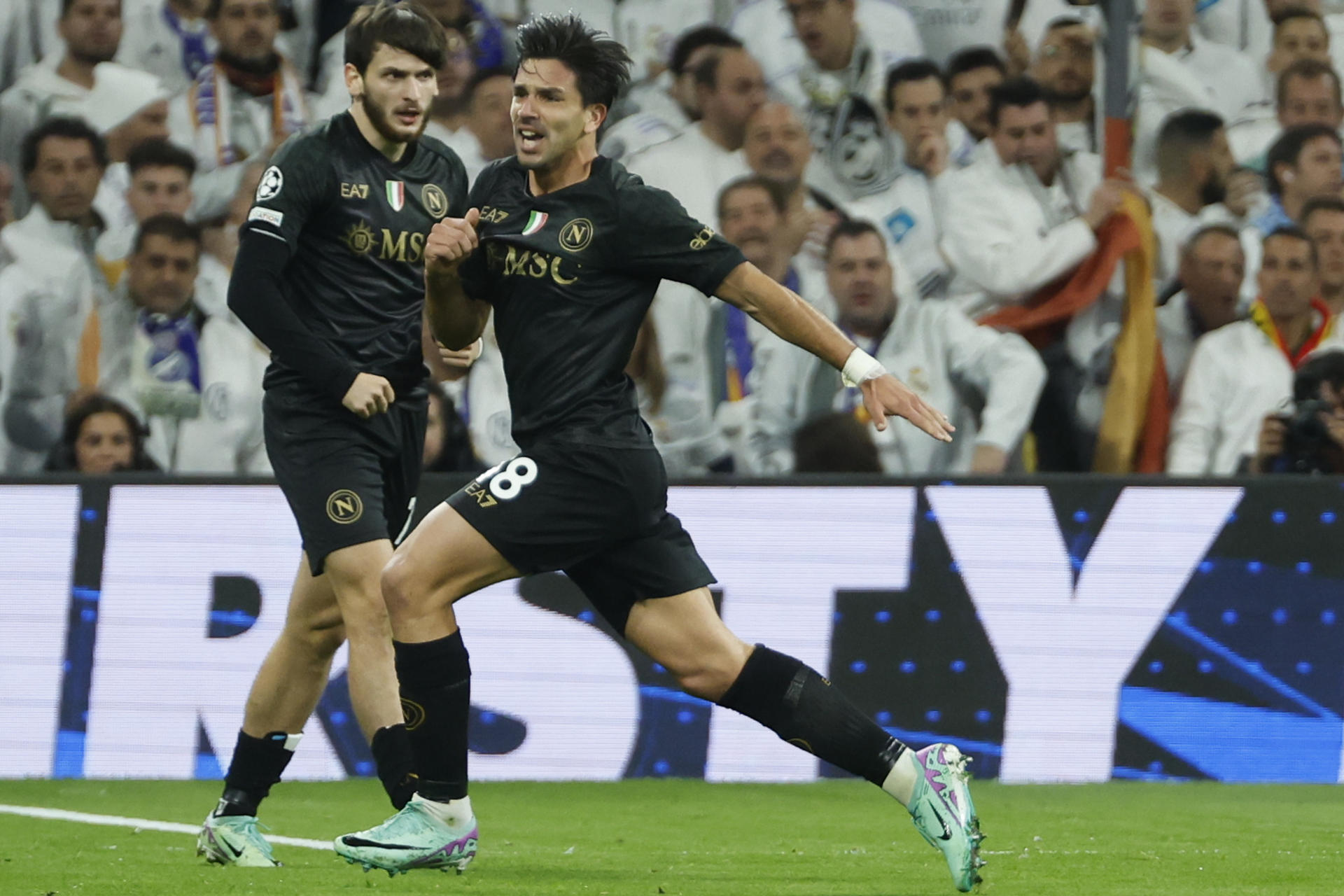 El argentino Giovanni Simeone ficha por el Torino hasta 2028