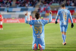 alt Un dominicano salva los muebles a Bolívar