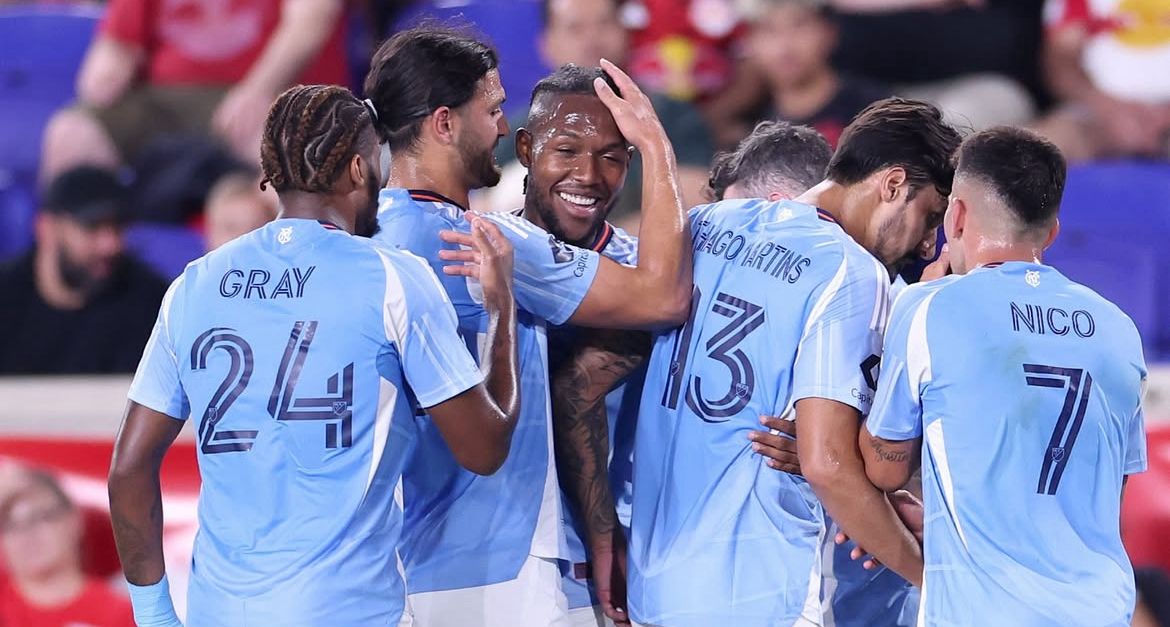 Con dos goles sudamericanos, New York City se impuso a su rival de patio