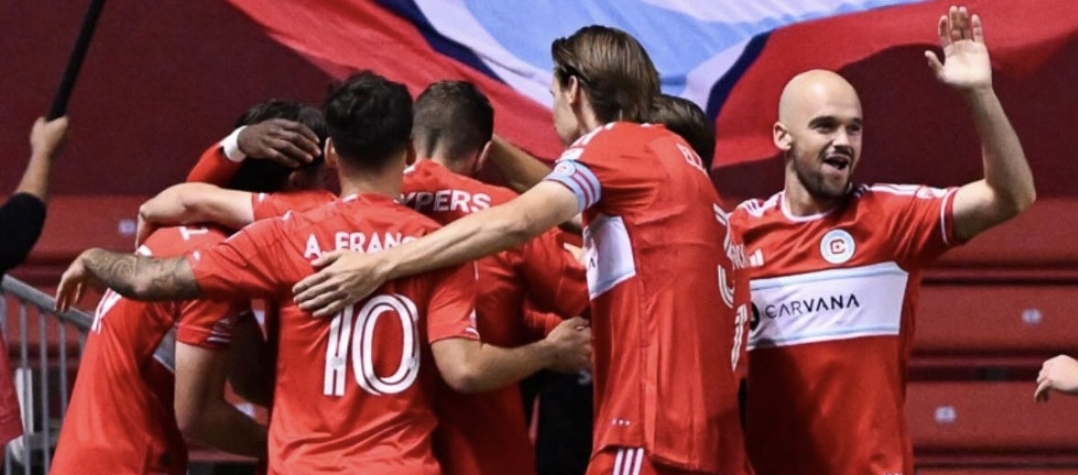 La victoria de Chicago Fire, con su esencia latina, lo acerca a los playoffs