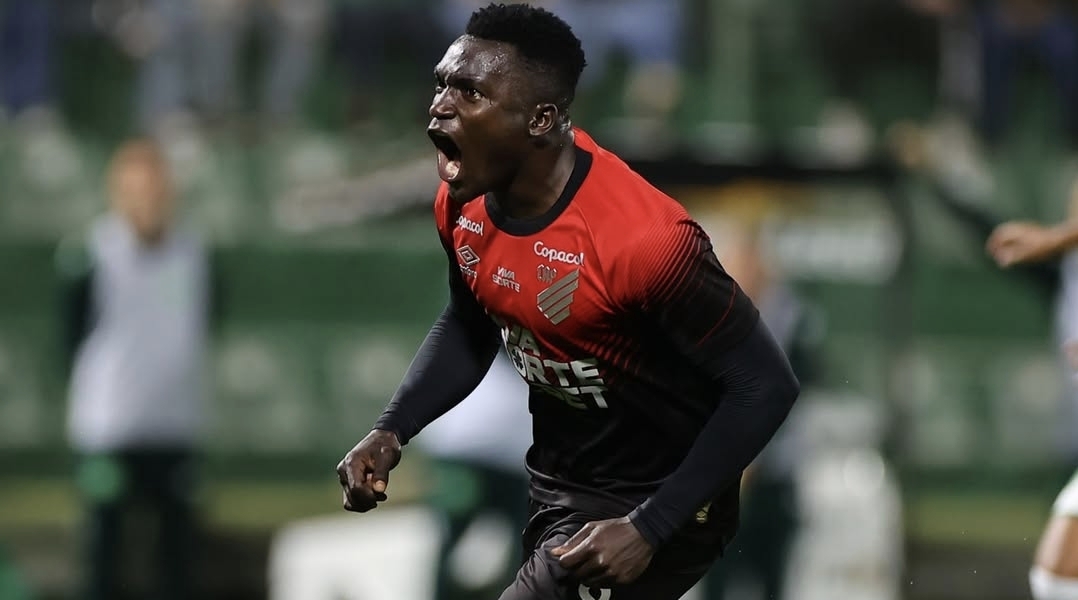 El milagro de Athletico Paranaense empieza con Kevin Viveros y tiene esencia colombiana