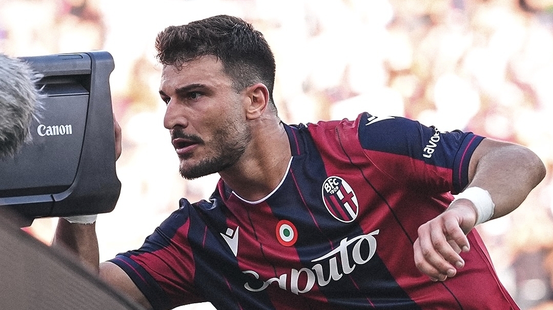 El argentino Santiago Castro lidera con gol la remontada del Bolonia