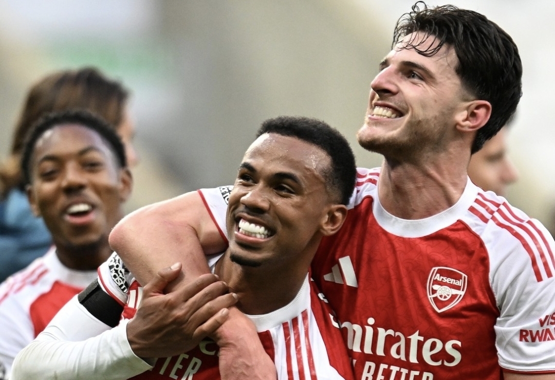 La fuerza carioca de Gabriel le permite remontar al Arsenal en Newcastle