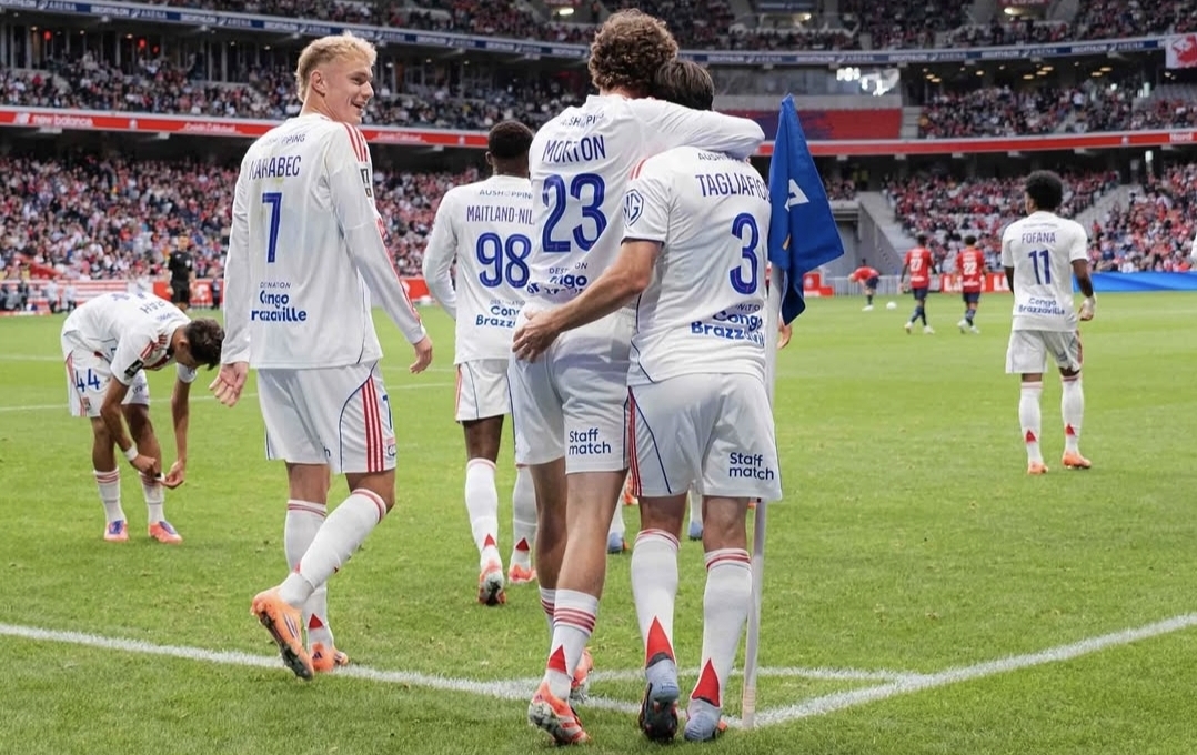 Argentino Tagliafico y Lyon no se despegan de PSG en la Ligue 1