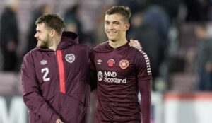 alt Costarricense, se apodera del liderato en poderosa liga de Europa