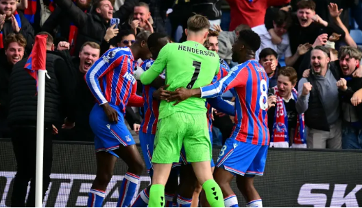 El Crystal Palace frena en seco al Liverpool, con los colombianos Muñoz y Lerma