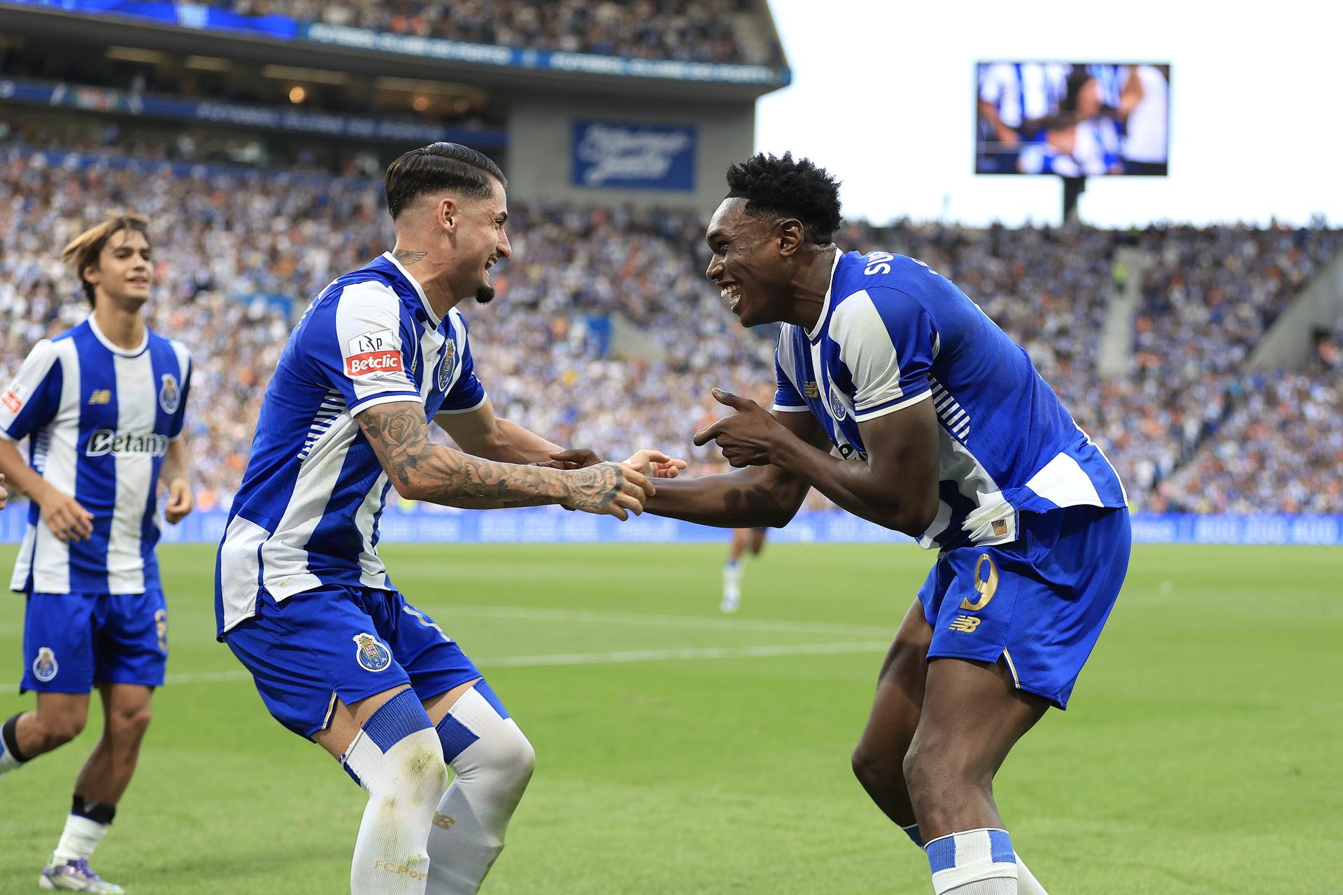 El Oporto baila al ritmo del español Veiga, mientras Villa, Roma, Lille y Celtic suman victorias