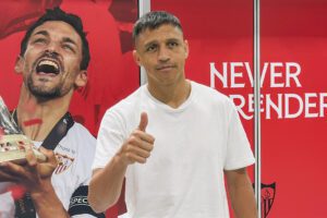 El delantero chileno Alexis Sánchez a su llegada Sevilla, el pasado lunes.EFE/David Arjona
