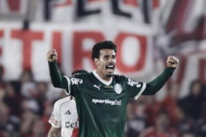 alt Un Palmeiras embalado mira las semifinales sobre un River herido