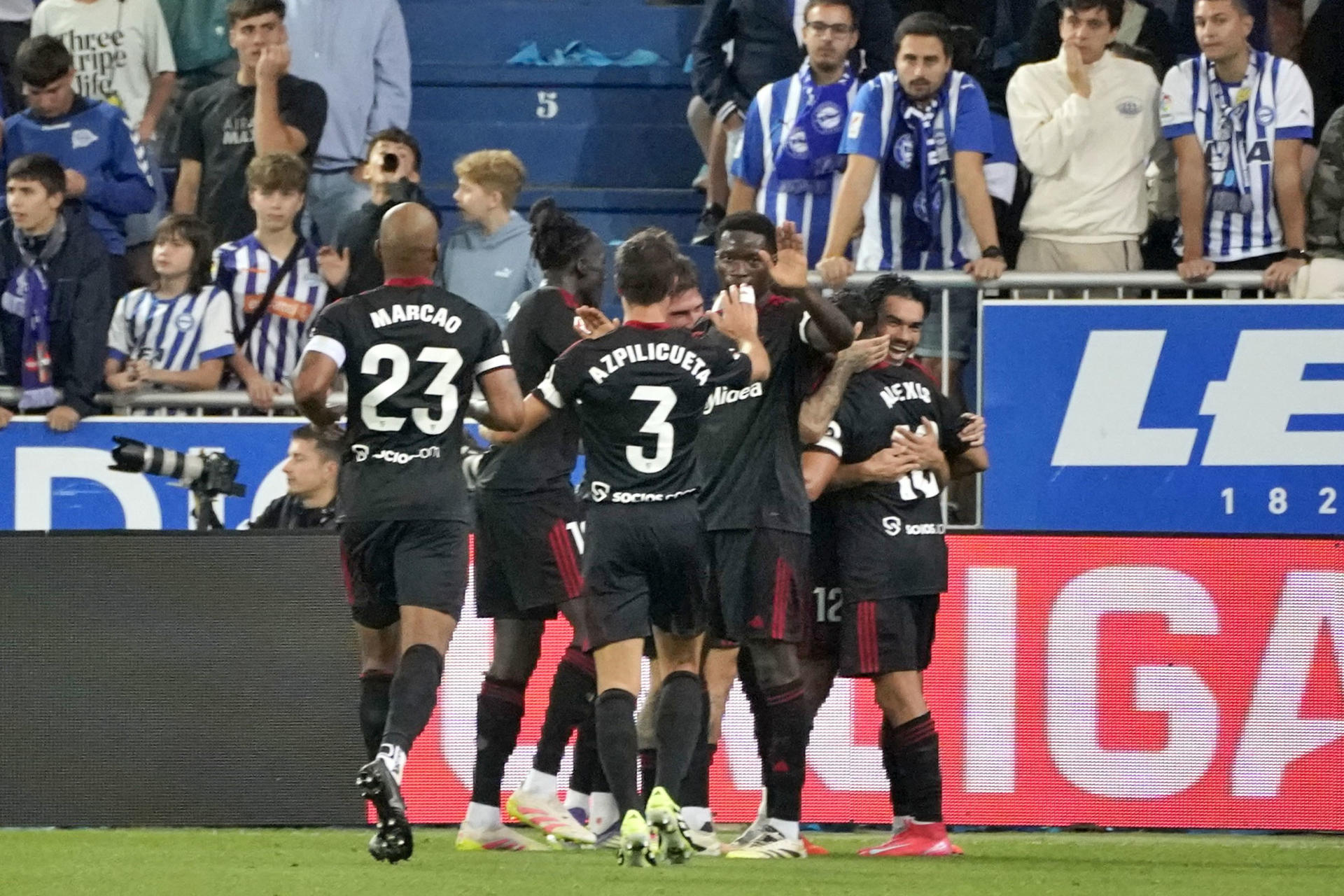 El chileno Gabriel Suazo, lesionado en el sóleo y es duda para el derbi de Sevilla