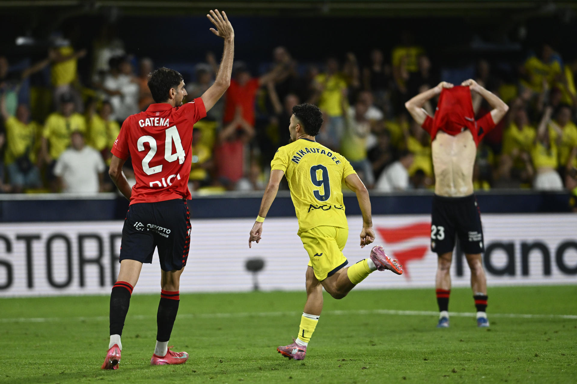 Villarreal remonta ante un Osasuna en inferioridad, con Foyth y Junior en la contienda