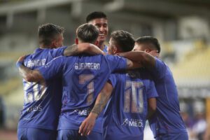 Jugadores de U. de Chile celebran un gol en un partido de la Copa Sudamericana. EFE/ Hernán Contreras