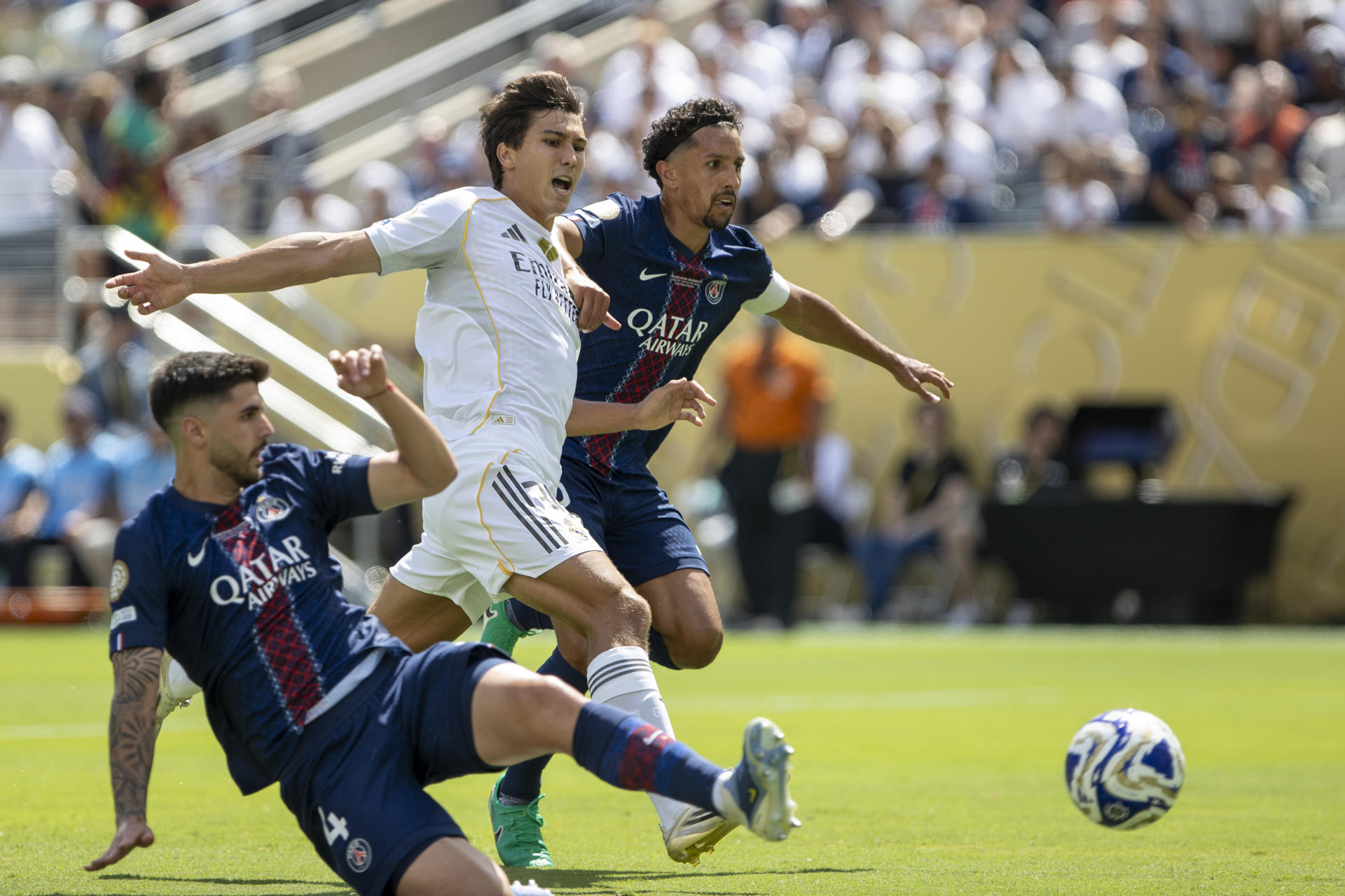 El español Marco Asensio llega a Estambul para fichar por el Fenerbahçe