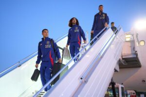 Los jugadores de la selección española de fútbol a su llegada al aeropuerto de Sofía, donde se enfrentará a la selección de Bulgaria para el Mundial 2026. EFE/RFEF/Ángel Martínez SÓLO USO EDITORIAL, PERMITIDO SU USO SÓLO EN RELACIÓN A LA INFORMACIÓN QUE APARECE EN EL PIE DE FOTO (CRÉDITO OBLIGATORIO)