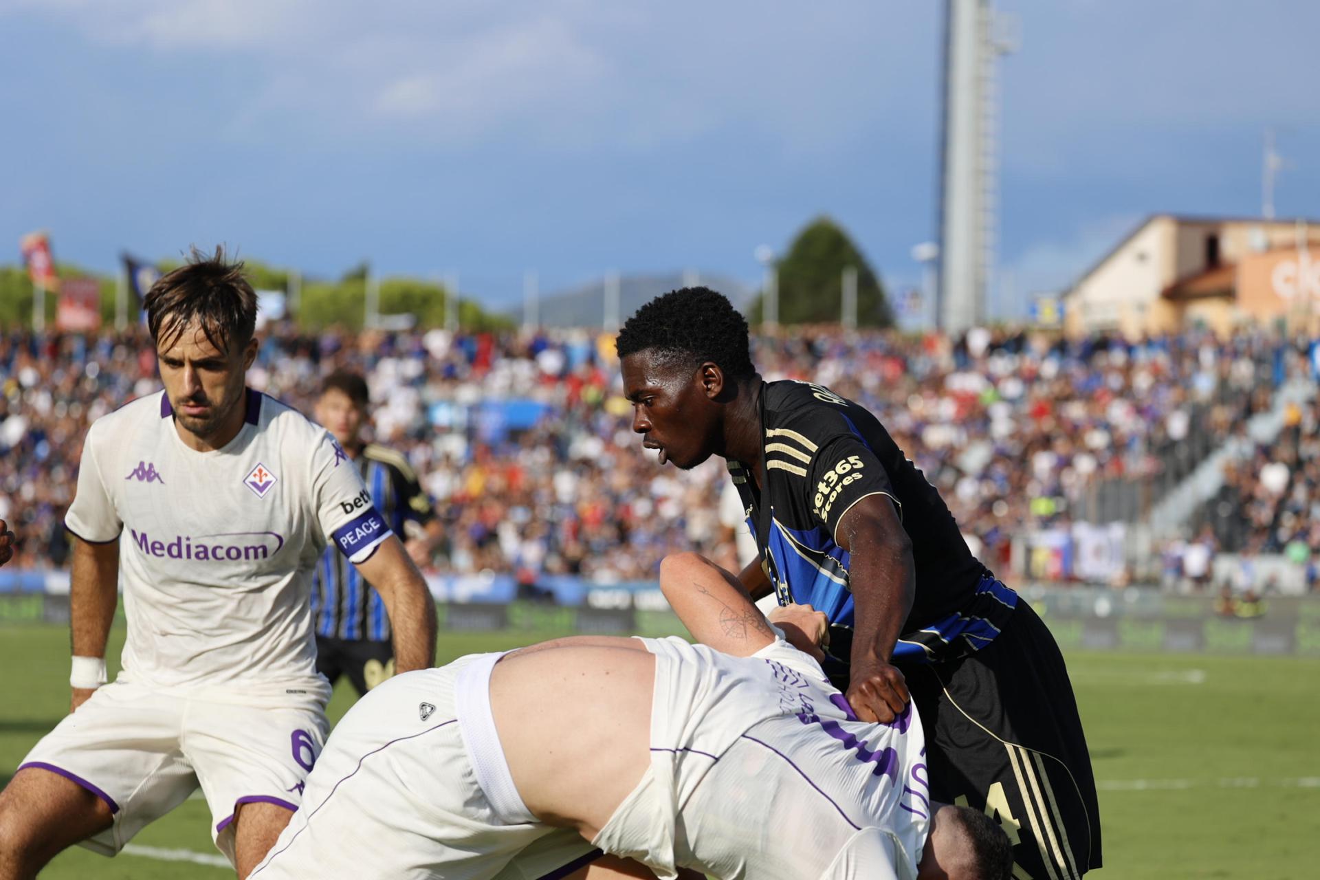 Pisa iguala con la Fiorentina y el colombiano Cuadrado vive el «derbi toscano»