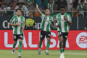 alt Con doble asistencia argentina, el Betis golea en la Copa del Rey