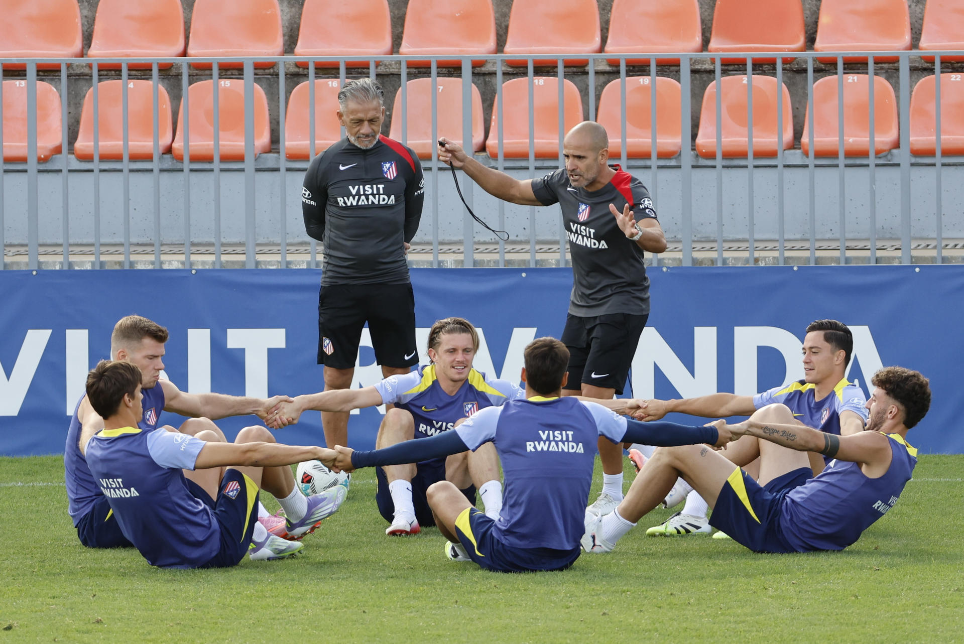 Se cierra el mercado europeo, con latinos como protagonistas