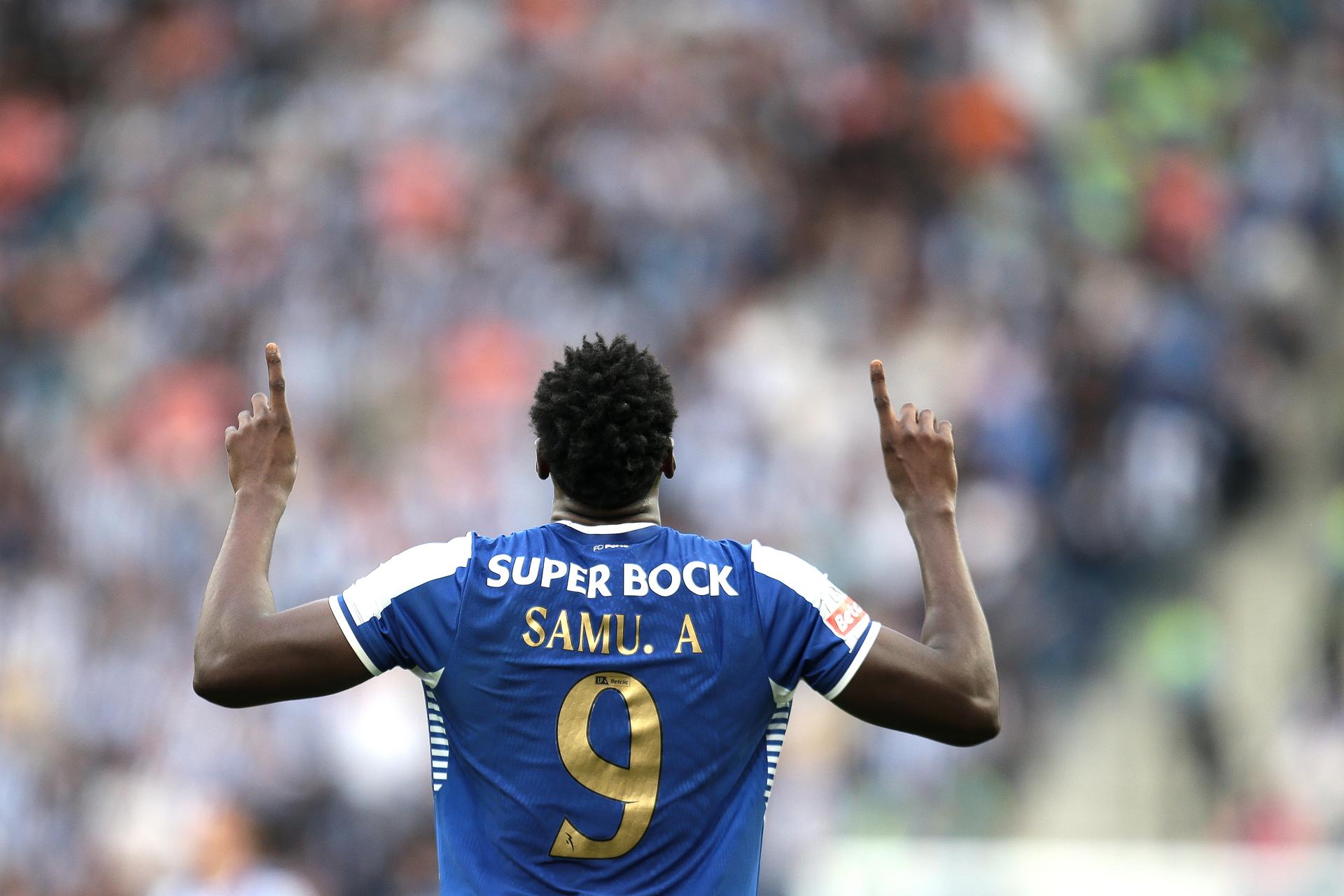 El español Samu y el dominicano Rosario le dan la victoria a Los Dragones