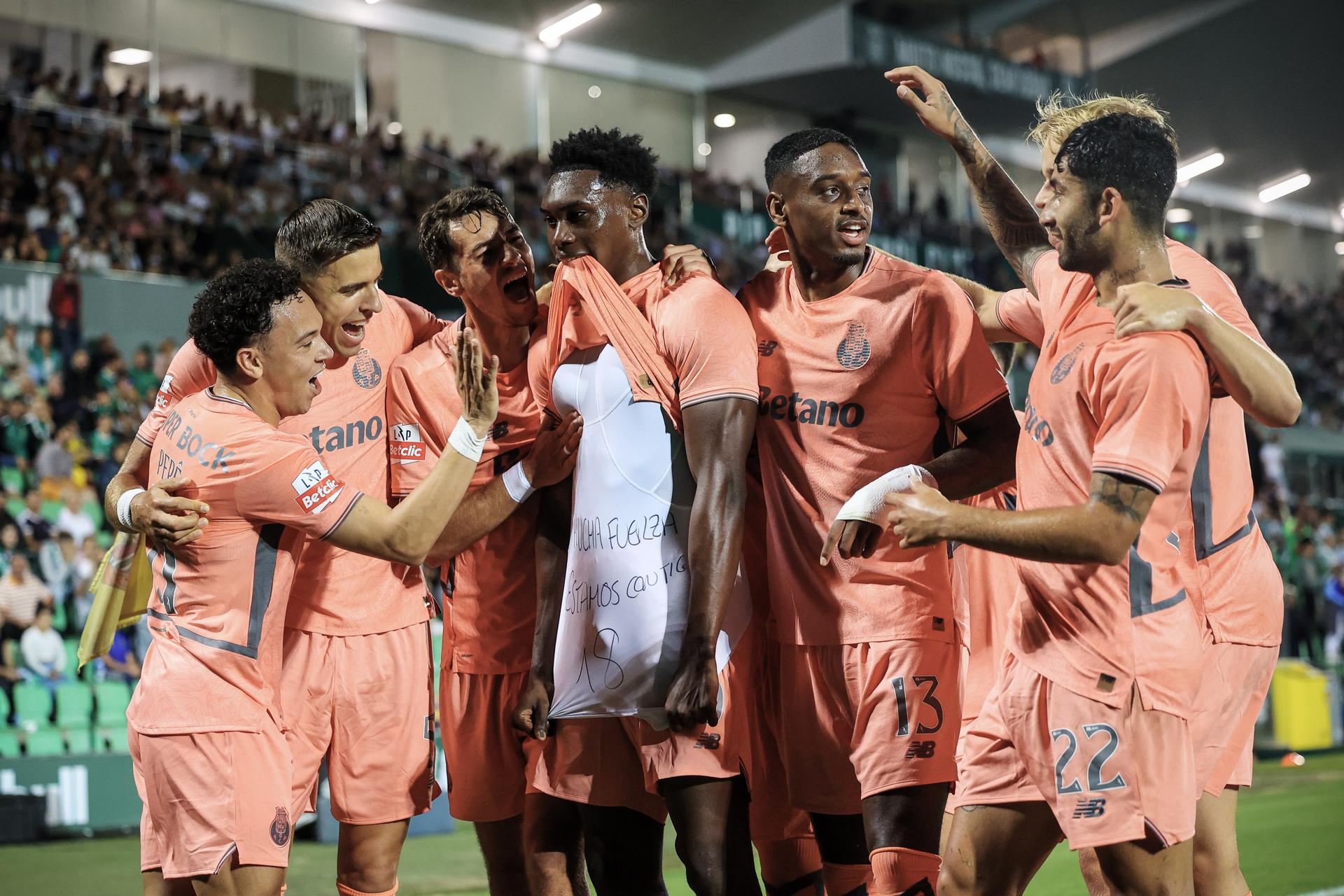 Goles españoles y dominicano, dan victoria al Oporto frente al Rio Ave