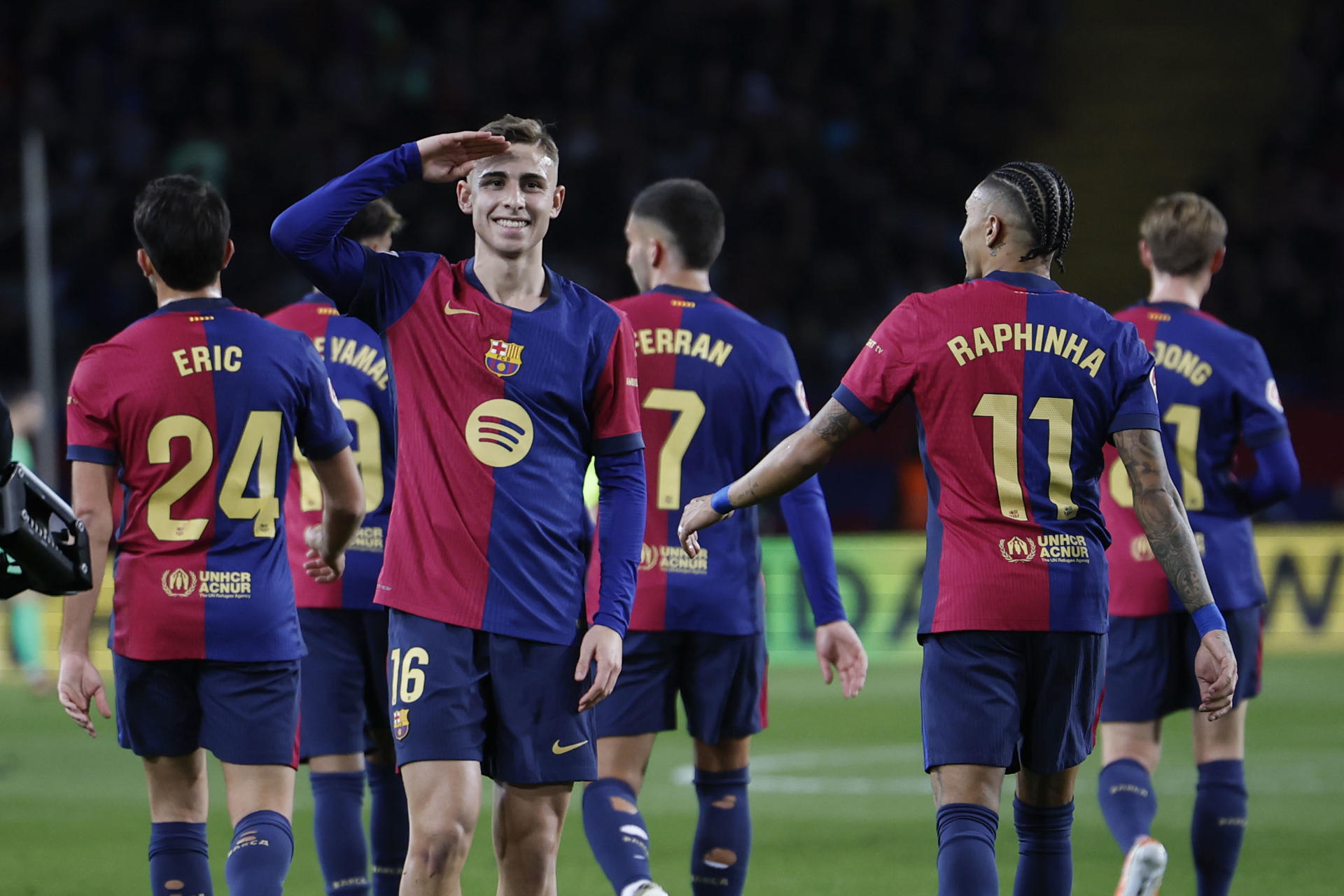 El brasileño Raphinha titular en la victoria del Barcelona