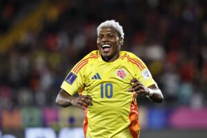 El extremo colombiano Óscar Perea celebra este lunes el gol que dio a la selección Cafetera la victoria por 1-0 sobre Arabia Saudí en el debut de ambos países en el Mundial sub-20 de Chile en la ciudad de Talca. EFE/ Osvaldo Villaroel